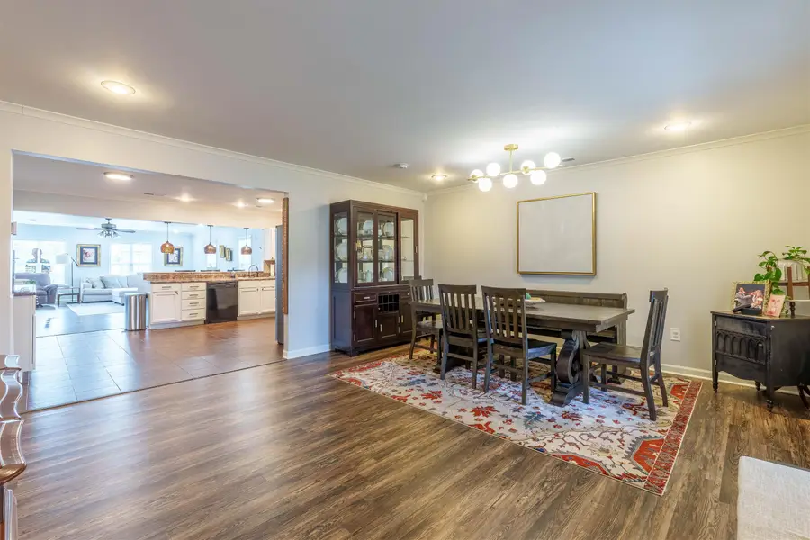 56 Koger St, Killen, AL 35645 - #3