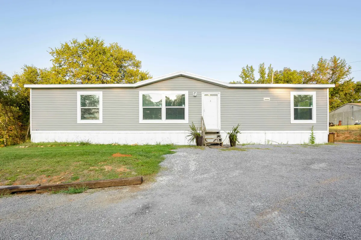 510 Locust Ln, Tuscumbia, AL 35674 - #1