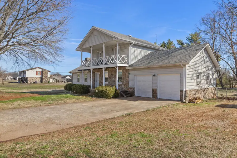 106 Murray Dr, Muscle Shoals, AL 35661 - #2