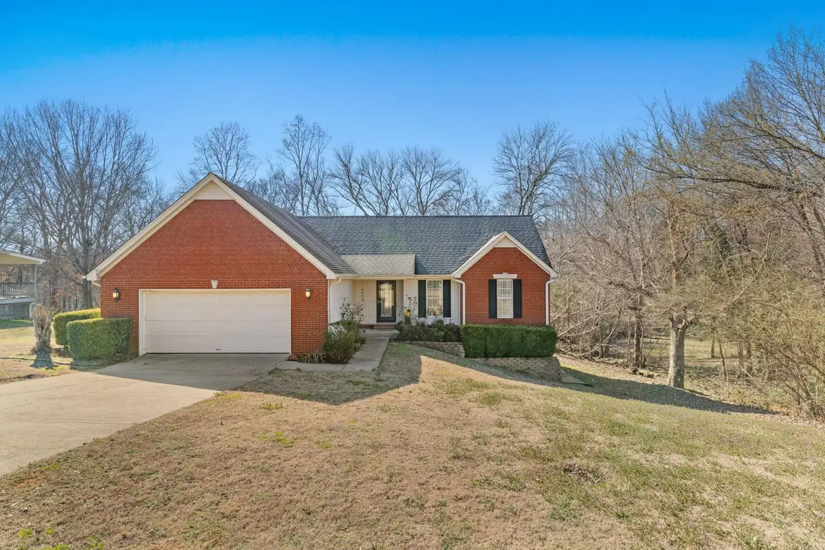 1008 Brookhill Dr, Killen, AL 35645 - #1