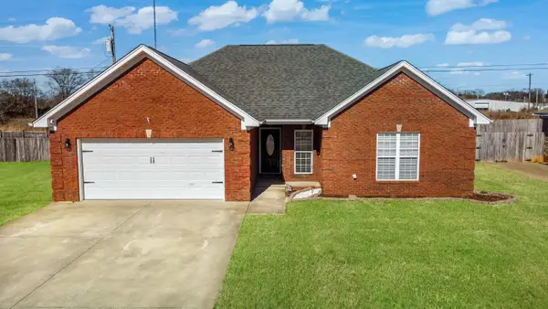 306 Meredith Dr, Muscle Shoals, AL 35661