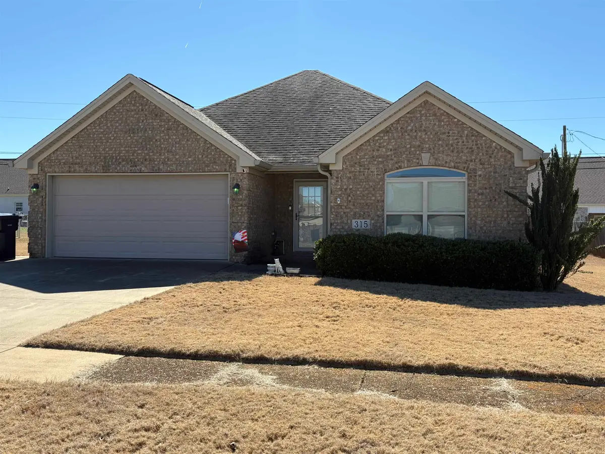 315 Fulton St, Muscle Shoals, AL 35661 - #1