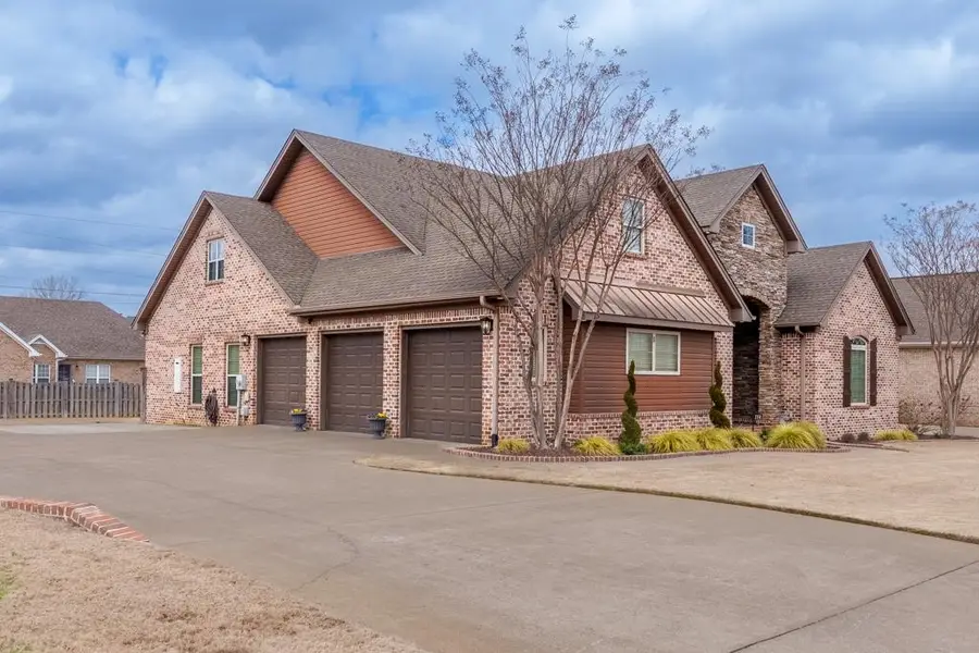 114 Chappell Rd, Muscle Shoals, AL 35661 - #2