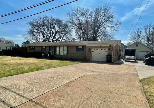 406 6th St, Muscle Shoals, AL 35661