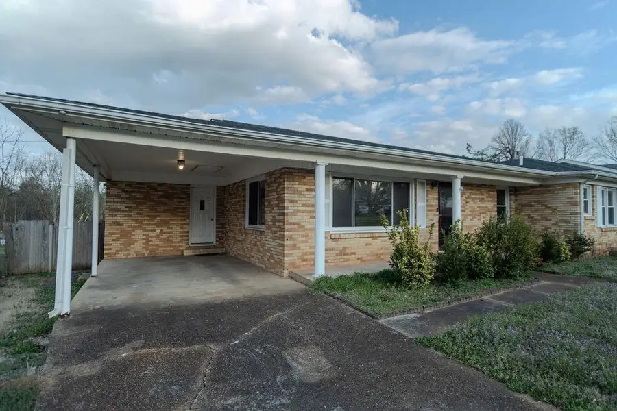 110 Emerald Dr, Tuscumbia, AL 35674 - #2