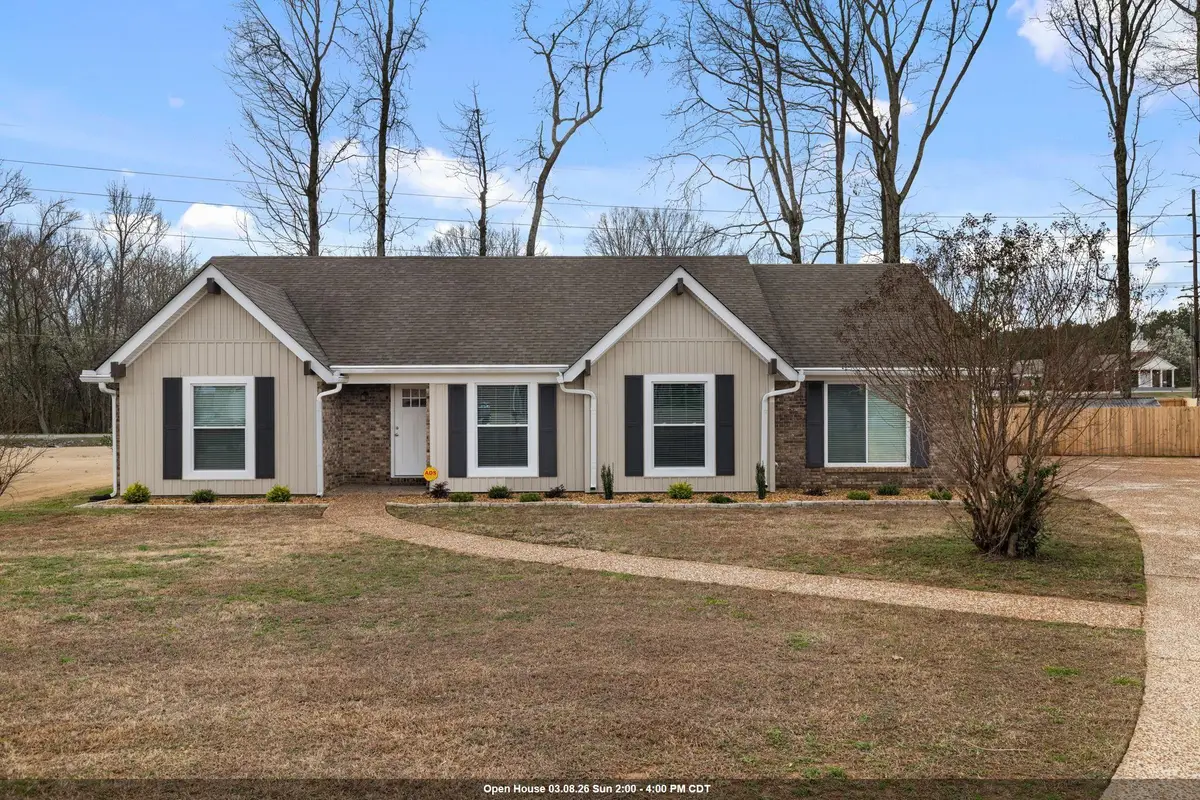 109 W Oak Hill Dr, Florence, AL 35633 - #1