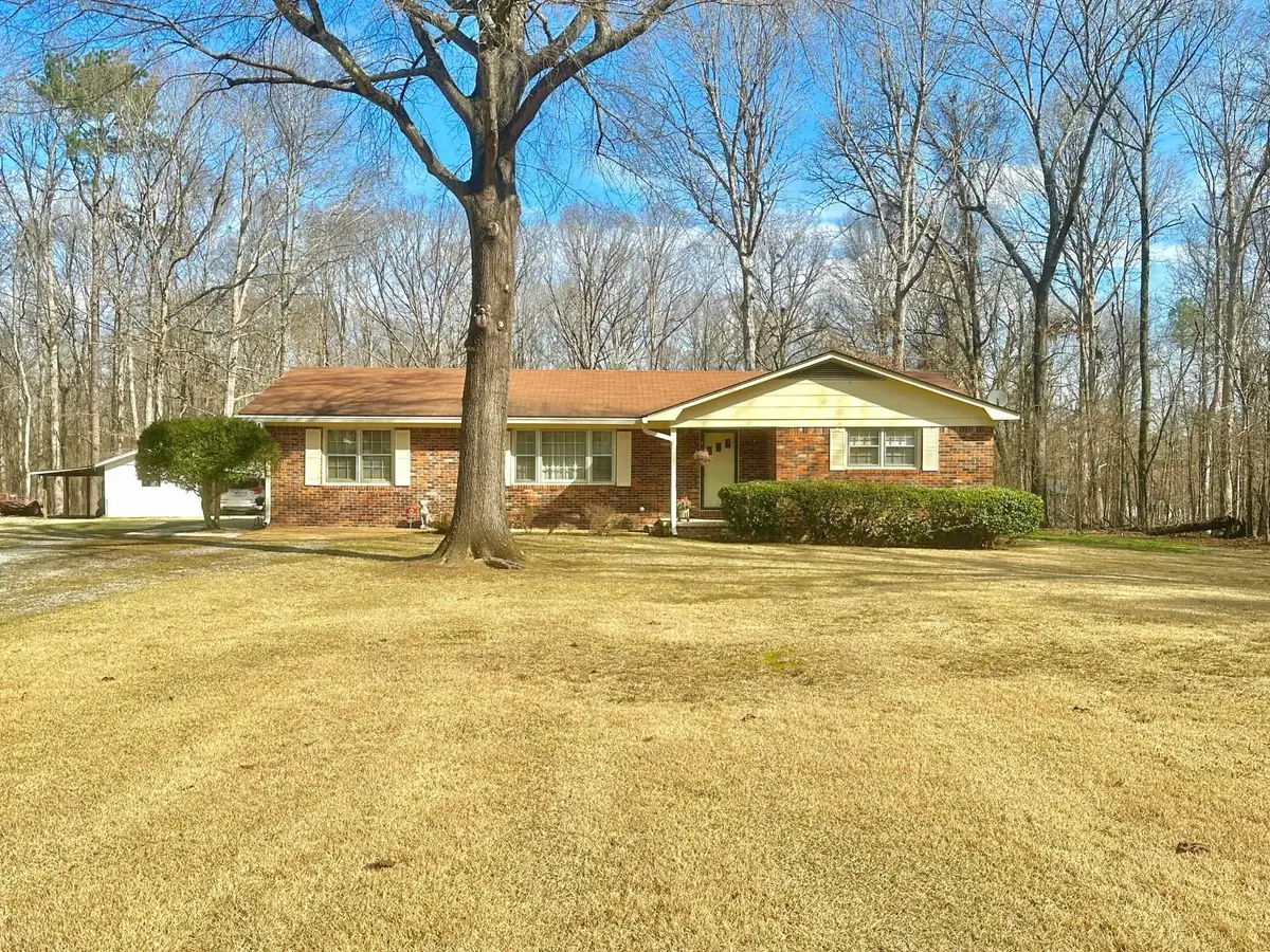 445 Chickasaw Dr, Cherokee, AL 35616 - #1