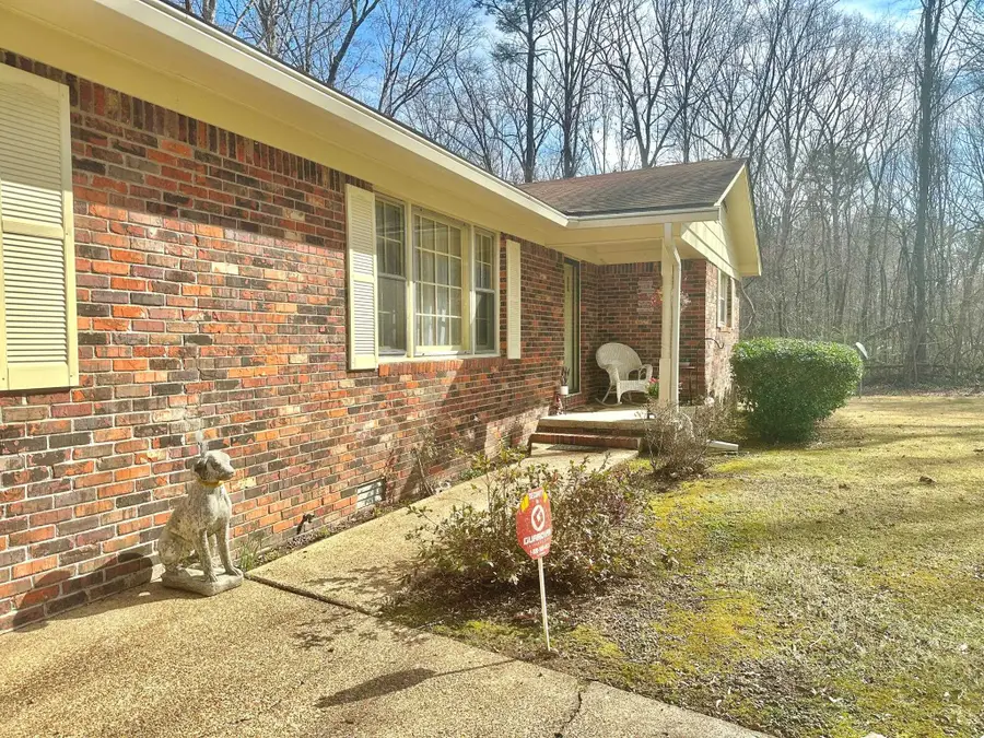 445 Chickasaw Dr, Cherokee, AL 35616 - #3