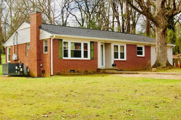 201 Bayless Ave, Florence, AL 35630