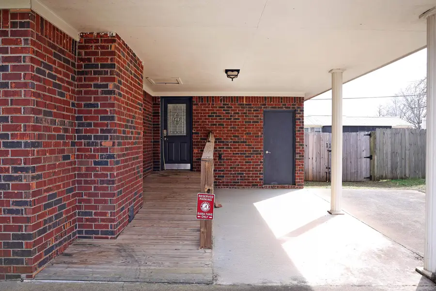 207 Colorado Ave, Muscle Shoals, AL 35661 - #3