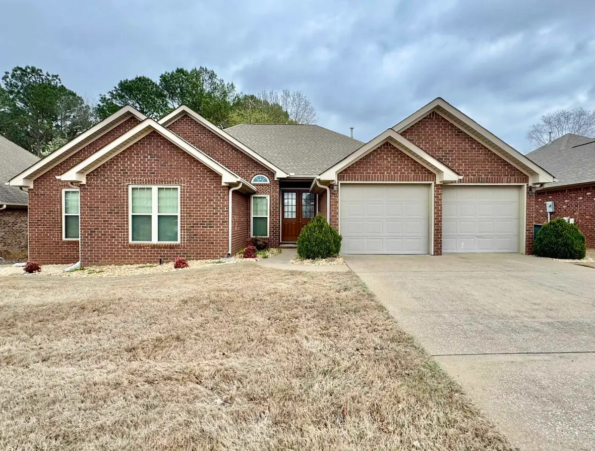 325 Sherborne Ct, Florence, AL 35633 - #1