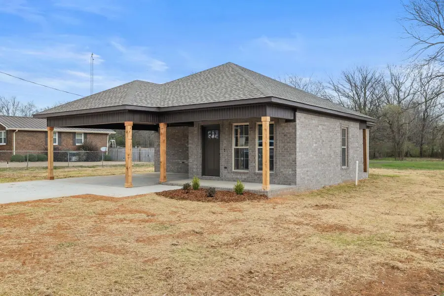 304 Markate Ave, Muscle Shoals, AL 35661 - #2