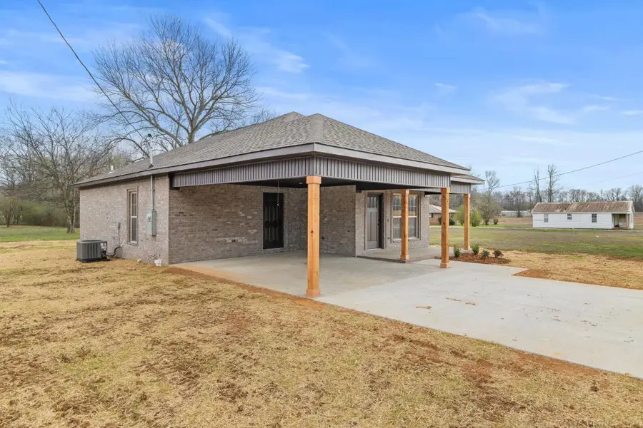 304 Markate Ave, Muscle Shoals, AL 35661 - #3