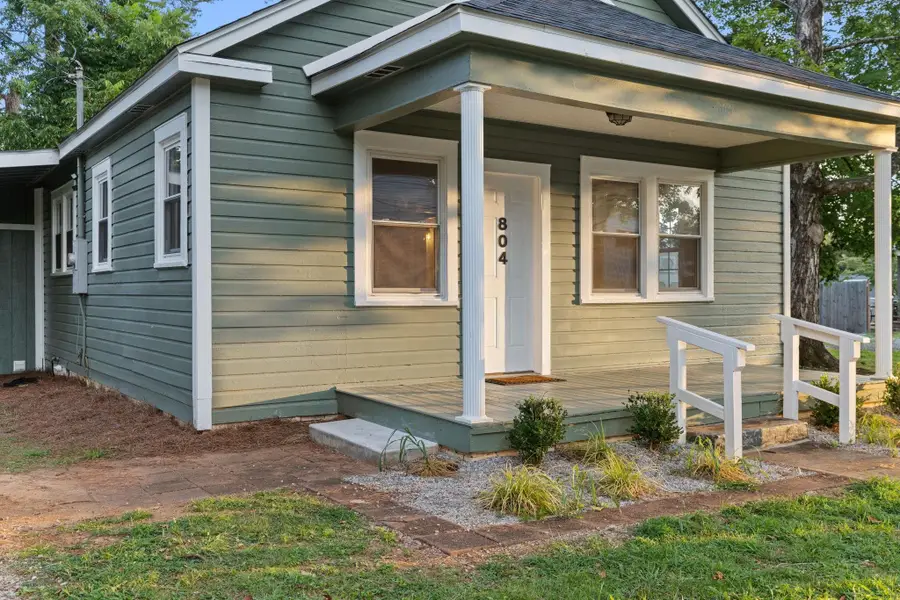 804 E 7th St, Tuscumbia, AL 35674 - #3