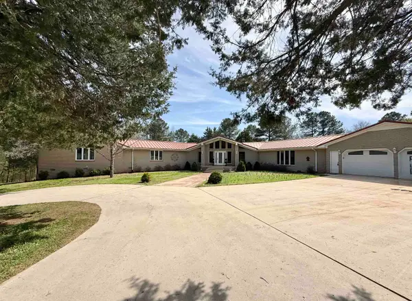 460 Co Rd 122, Florence, AL 35634