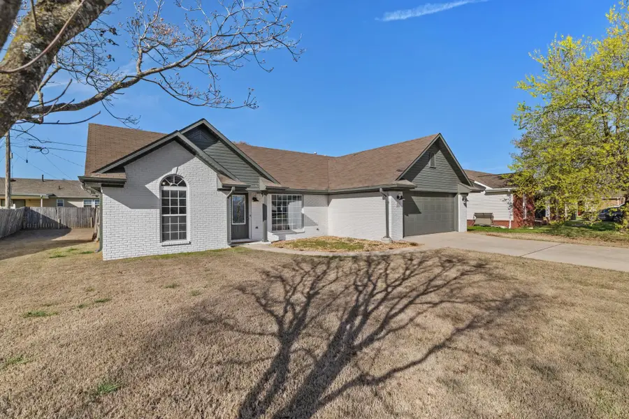 314 Lincoln Ave, Muscle Shoals, AL 35661 - #2