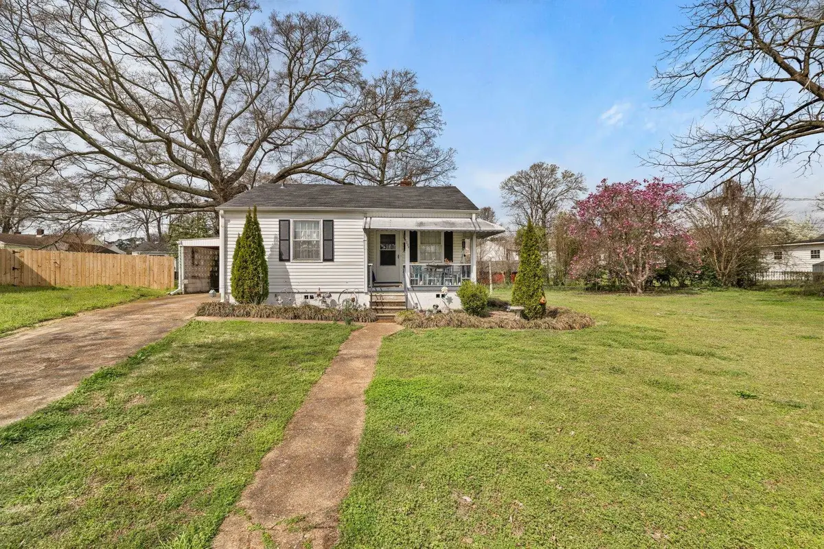 1208 Cedar Cir, Sheffield, AL 35660 - #1