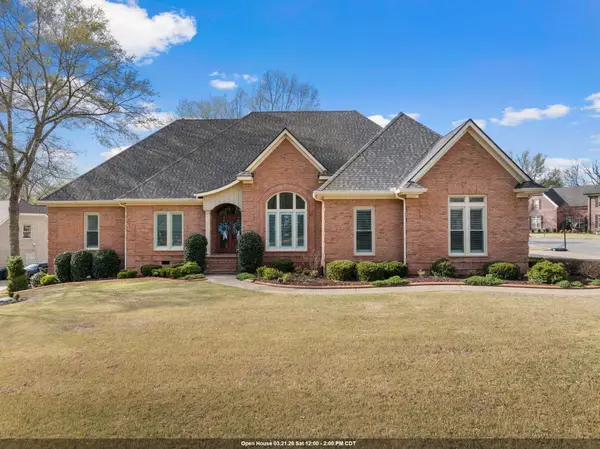 105 Cottonwood Dr, Florence, AL 35634