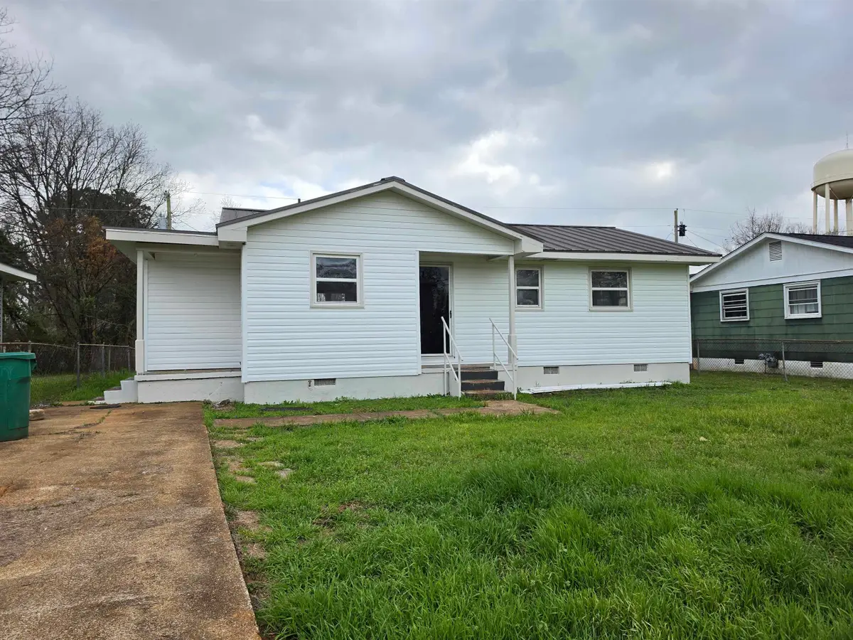 1104 Shirley Dr, Tuscumbia, AL 35674 - #1