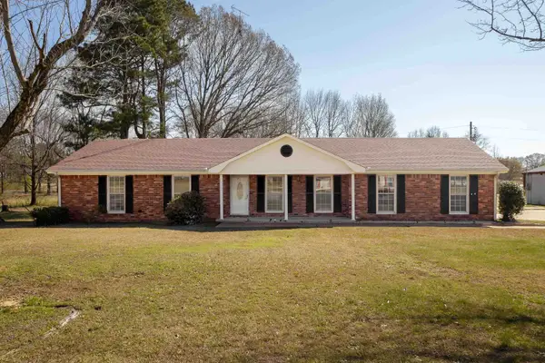 338 Travis Dr, Killen, AL 35645