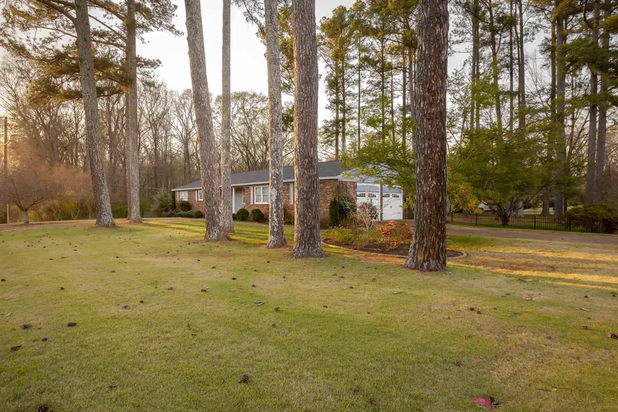 900 Pickwick St, Sheffield, AL 35660 - #2