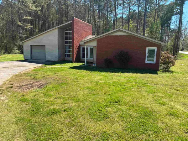 25 Russell Valley Rd, Russellville, AL 35654