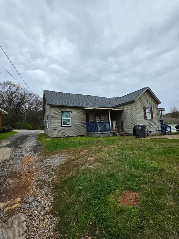 303 Gaines Ave, Russellville, AL 35653
