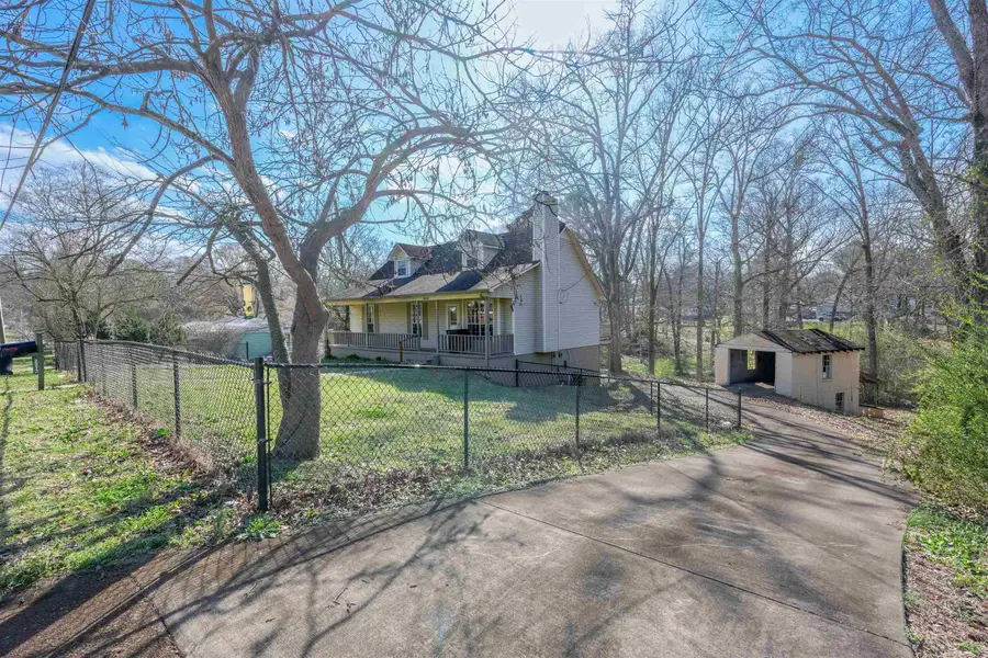 2213 Houston St, Florence, AL 35630 - #2