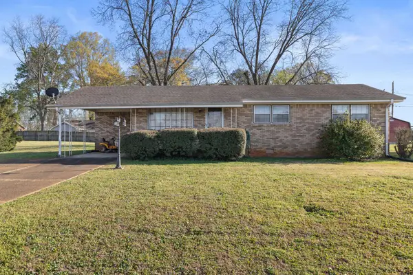 706 Brighton Ave, Muscle Shoals, AL 35661