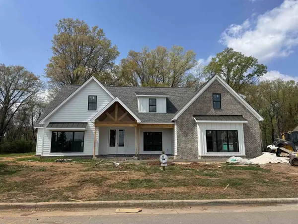 101 River Colors Dr, Muscle Shoals, AL 35661