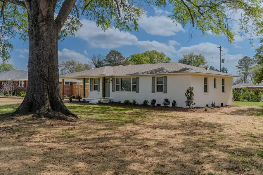 1106 Hillandale Dr, Tuscumbia, AL 35674 - #3