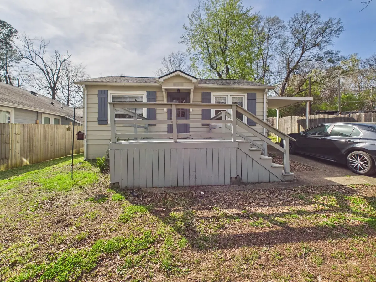 905 Hermitage Dr, Florence, AL 35630 - #1