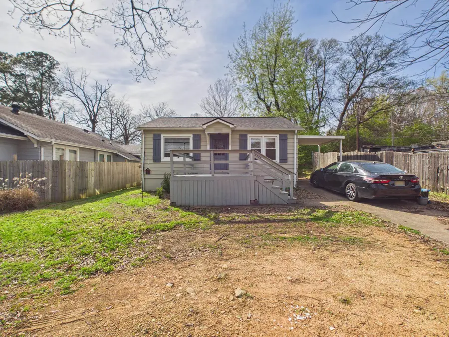 905 Hermitage Dr, Florence, AL 35630 - #2