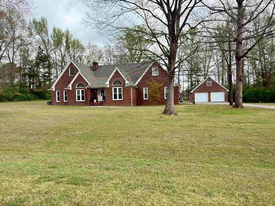 511 Brandenburg Dr, Florence, AL 35634 - #3