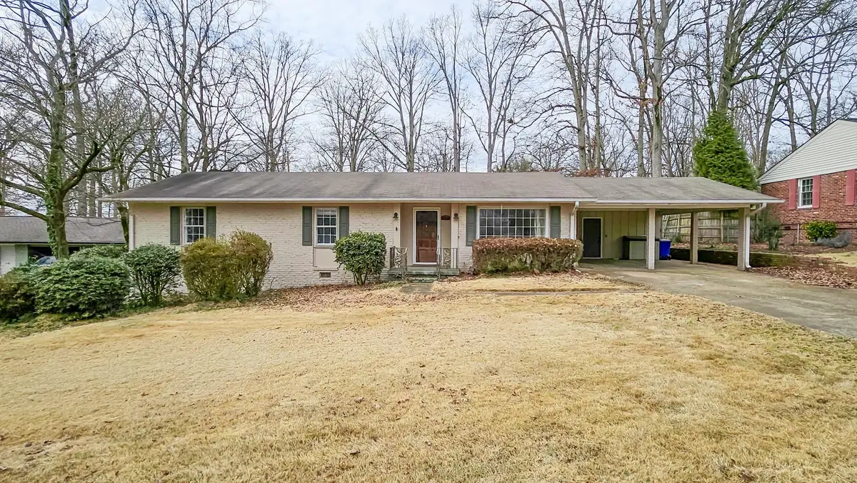 225 Stovall Dr, Florence, AL 35630 - #1