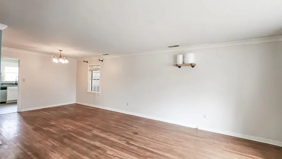 225 Stovall Dr, Florence, AL 35630 - #2