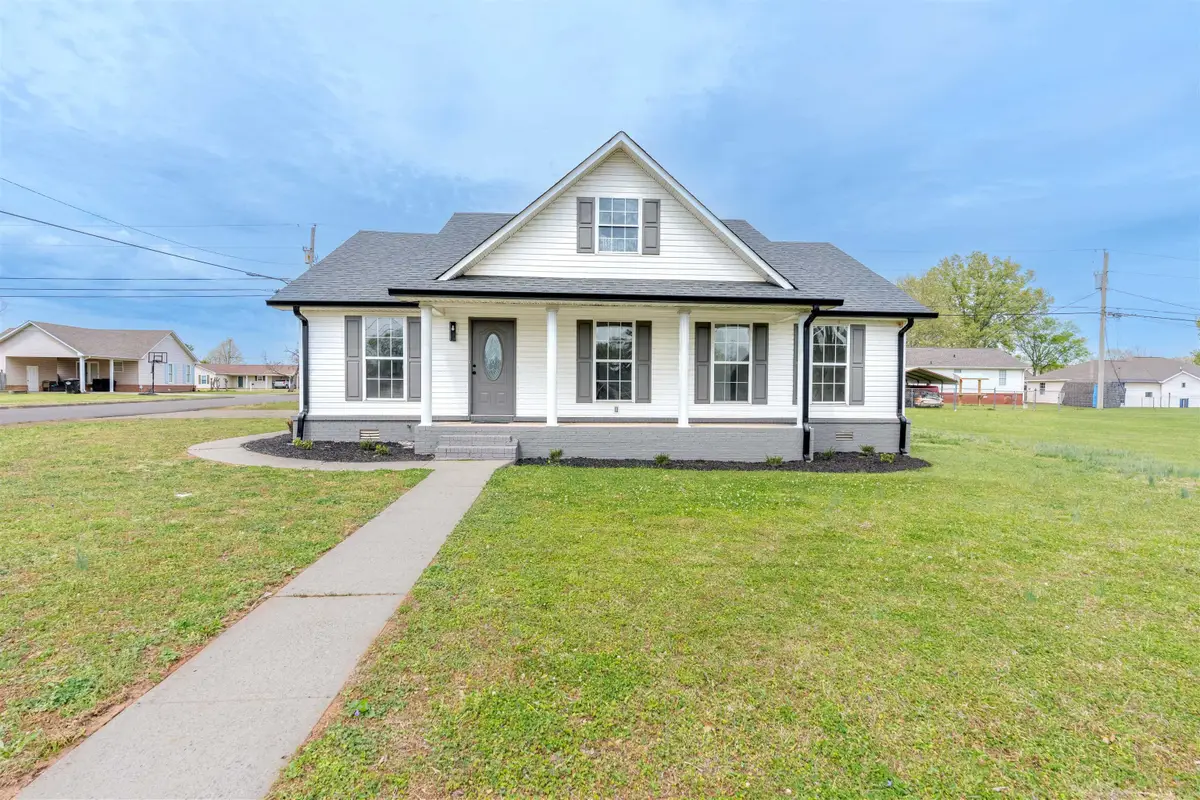 218 Government Blvd, Muscle Shoals, AL 35661 - #1