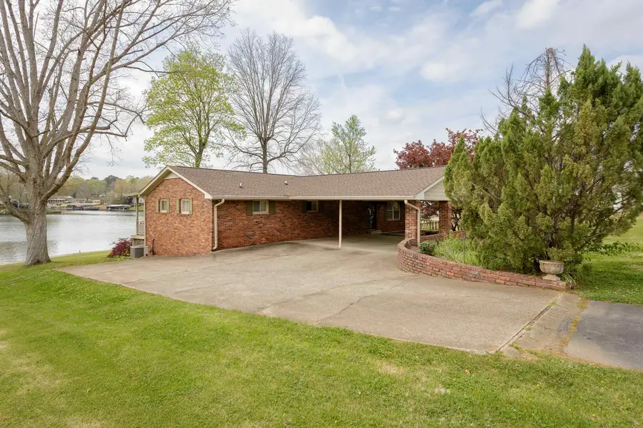 1560 Lakeview Dr, Muscle Shoals, AL 35661 - #2