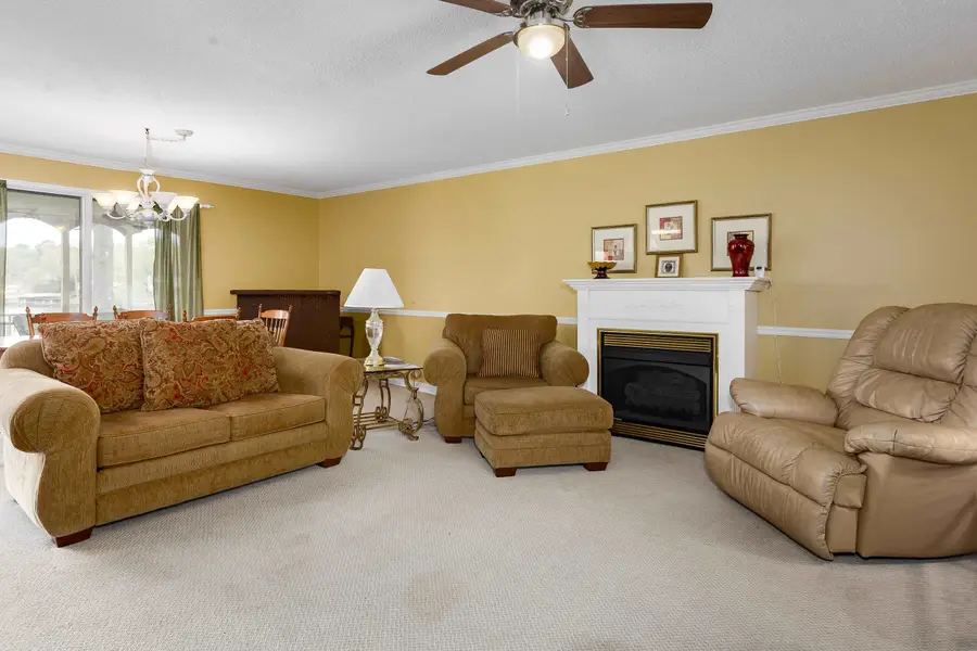 1560 Lakeview Dr, Muscle Shoals, AL 35661 - #3