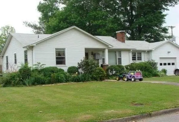 1432 3rd St, Cullman, AL 35055