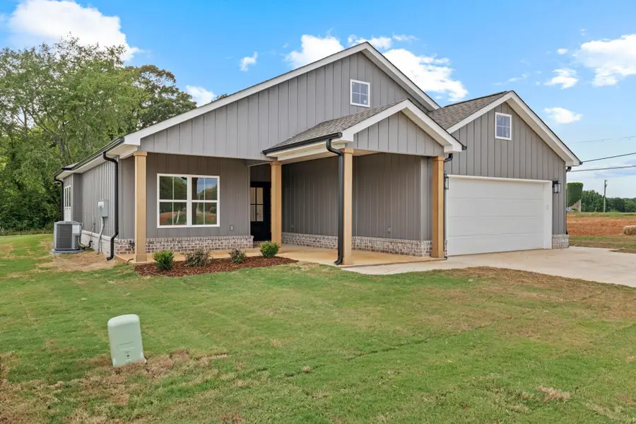 32 Foster Dr, Florence, AL 35633 - #2