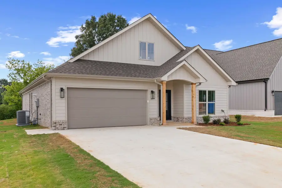 68 Foster Dr, Florence, AL 35633 - #2