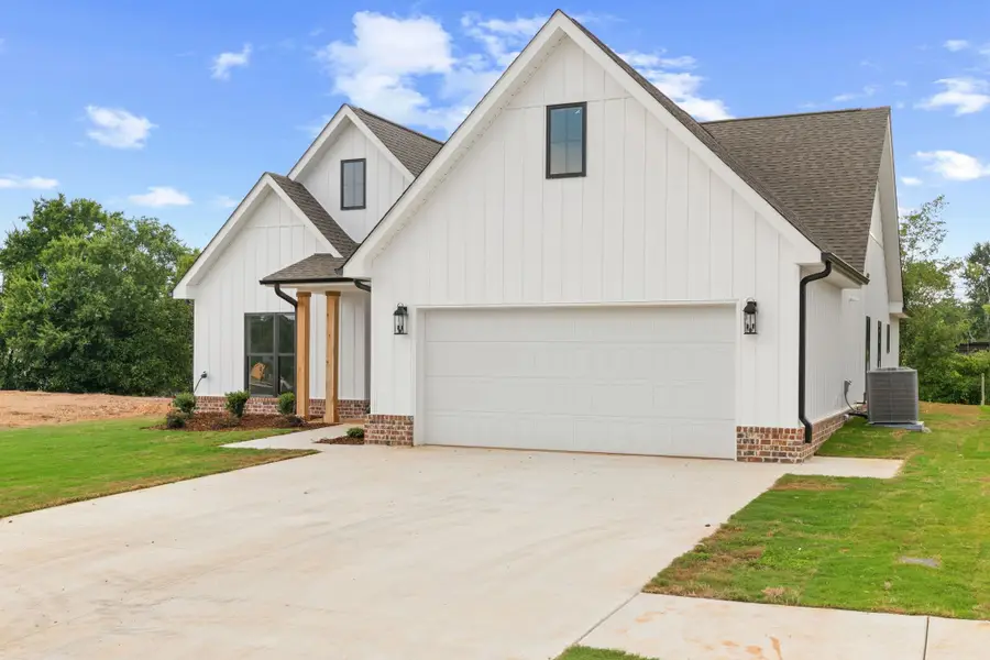 80 Foster Dr, Florence, AL 35633 - #3