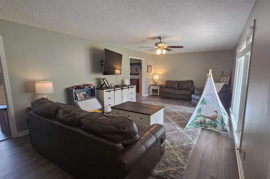 406 Oakhill Ave, Sheffield, AL 35660 - #3