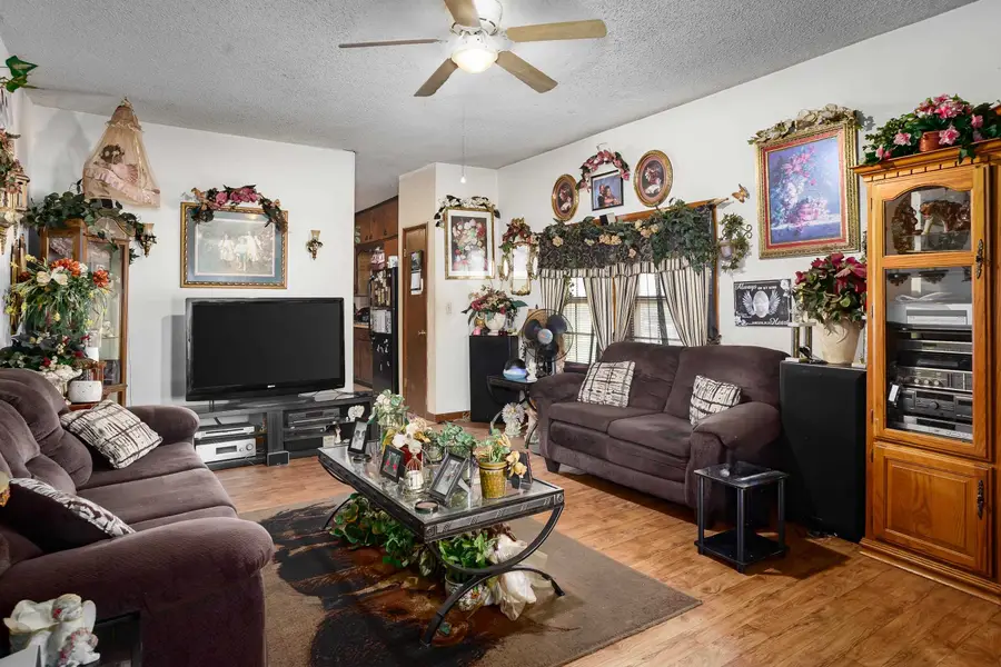 402 W 7th St, Tuscumbia, AL 35674 - #3