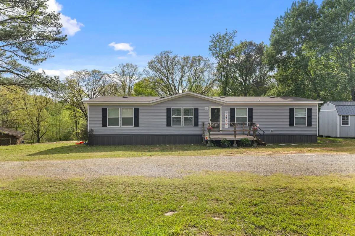 4435 Woodmont Dr, Tuscumbia, AL 35674 - #1