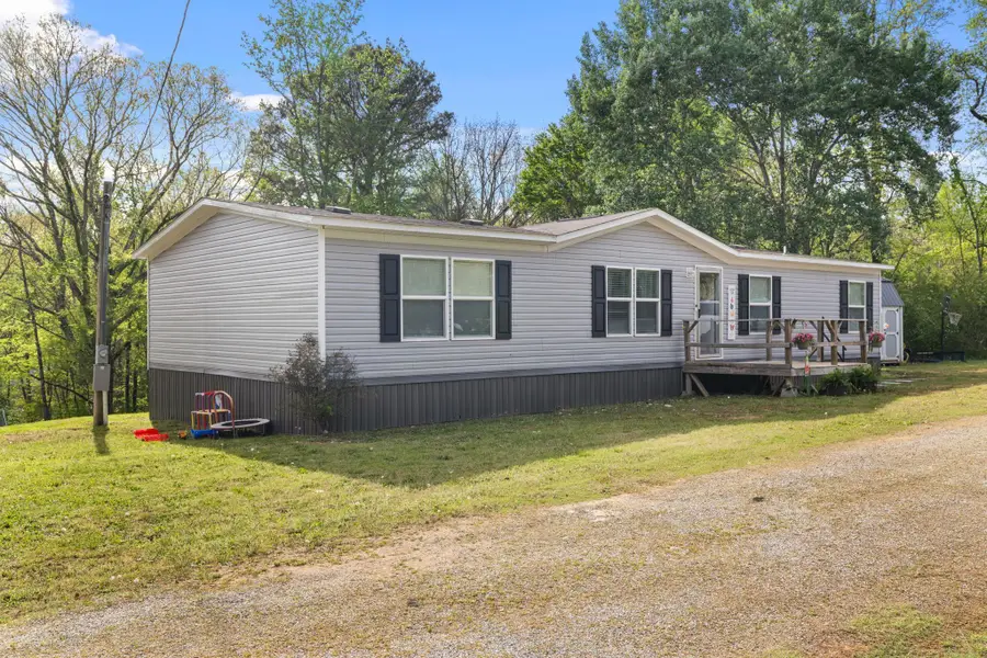 4435 Woodmont Dr, Tuscumbia, AL 35674 - #2