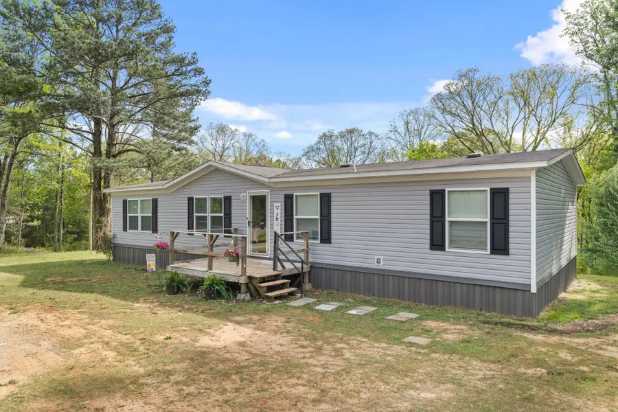 4435 Woodmont Dr, Tuscumbia, AL 35674 - #3