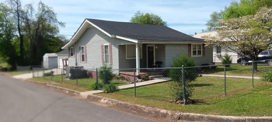 201 N Fulton St, Florence, AL 35630 - #2