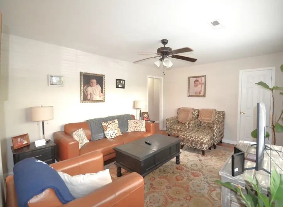 1006 Ave F, Cullman, AL 35055 - #2